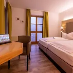 Hotel Zur Post & Tiny Kummersbruck