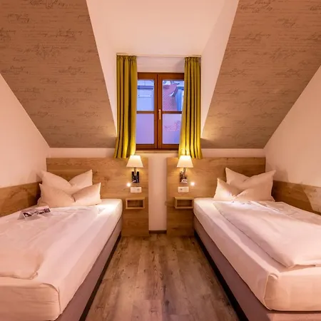Hotel Zur Post & Tiny