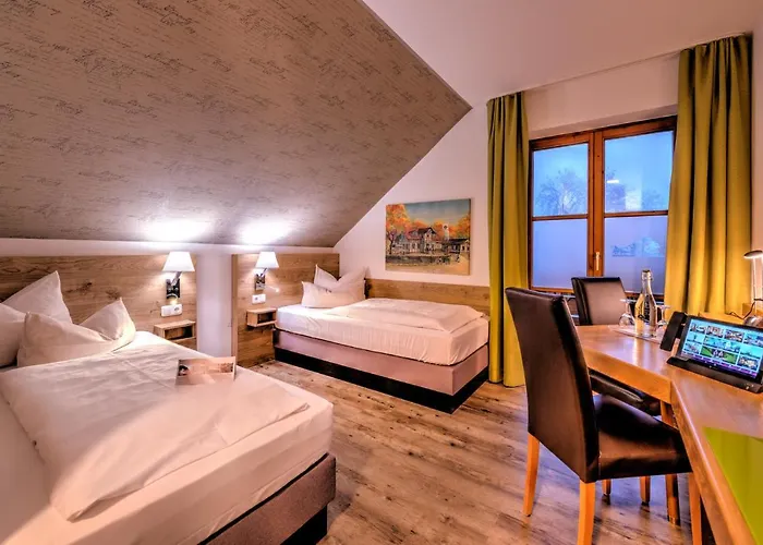 Zur Post & Tiny Hotel 3*