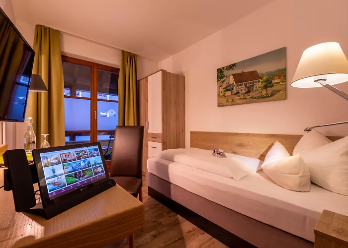 Hotel Zur Post & Tiny 3*