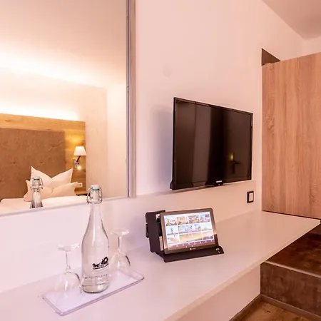 Zur Post Hotel&tiny Hotel Kummersbruck