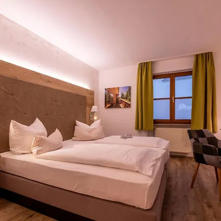 Zur Post Hotel&tiny 3*