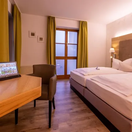 Hotel Zur Post & Tiny Kummersbruck