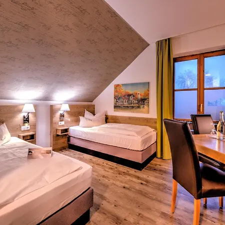 Zur Post Hotel&tiny Hotel 3*