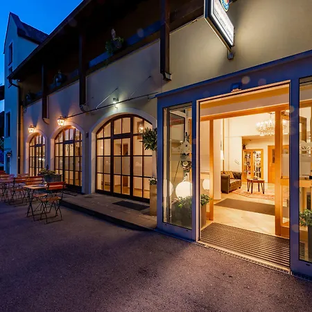 Hotel Zur Post & Tiny 3*