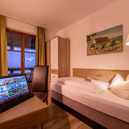 Hotel Zur Post & Tiny 3*