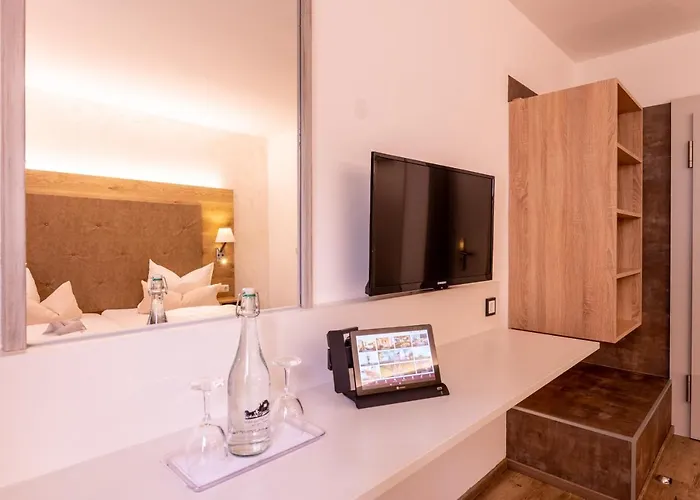 Zur Post & Tiny Hotel Kummersbruck