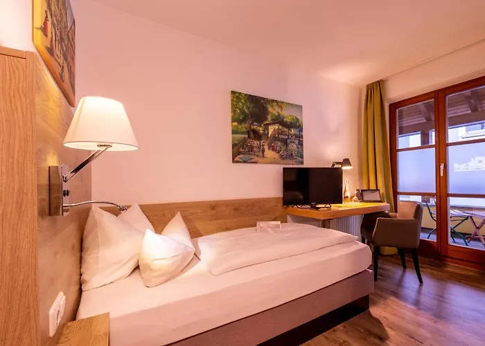 Hotel Zur Post & Tiny 3*