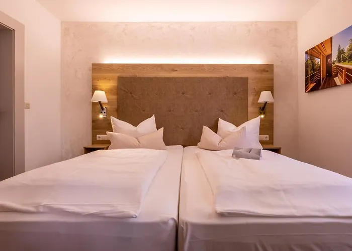 Zur Post & Tiny Hotel 3*